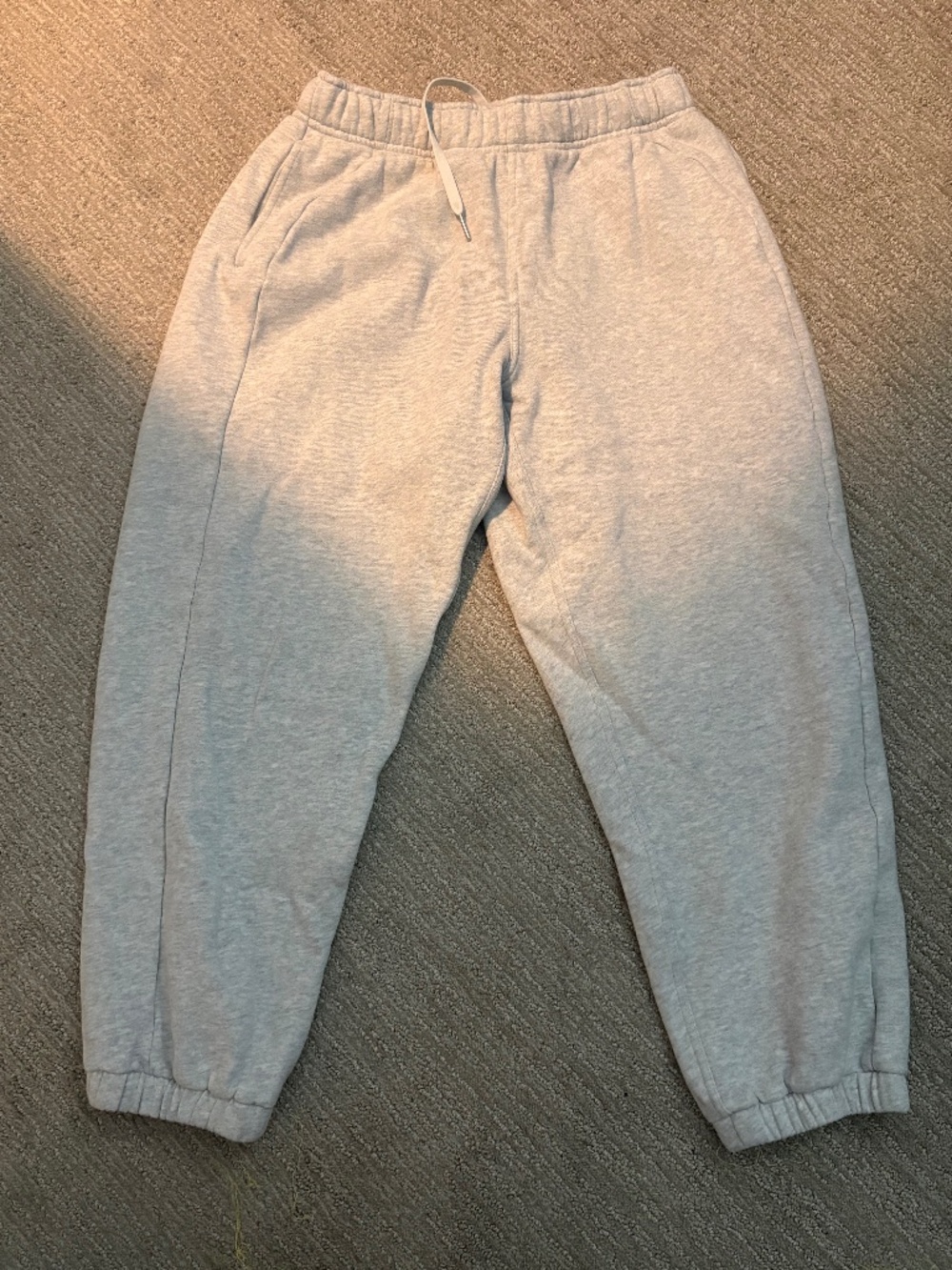 LULULEMON - grey sweatpants